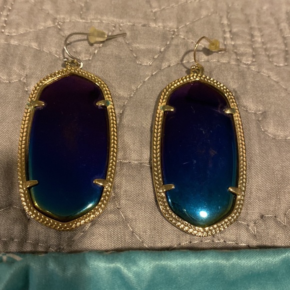 Kendra Scott Earrings - Picture 2 of 4